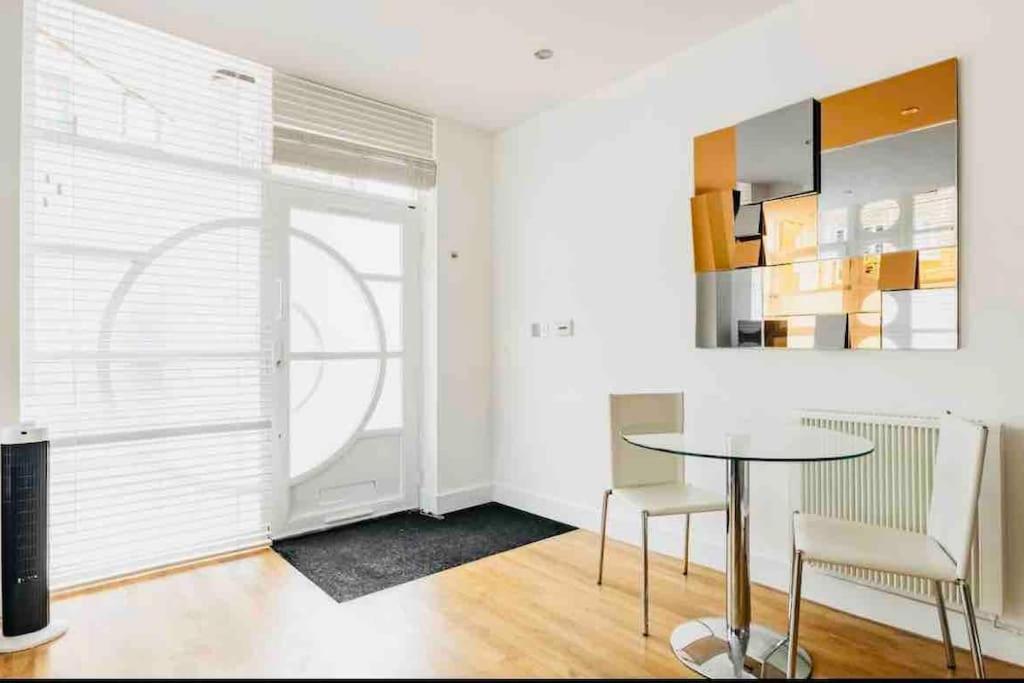 Canary Wharf Luxury * London