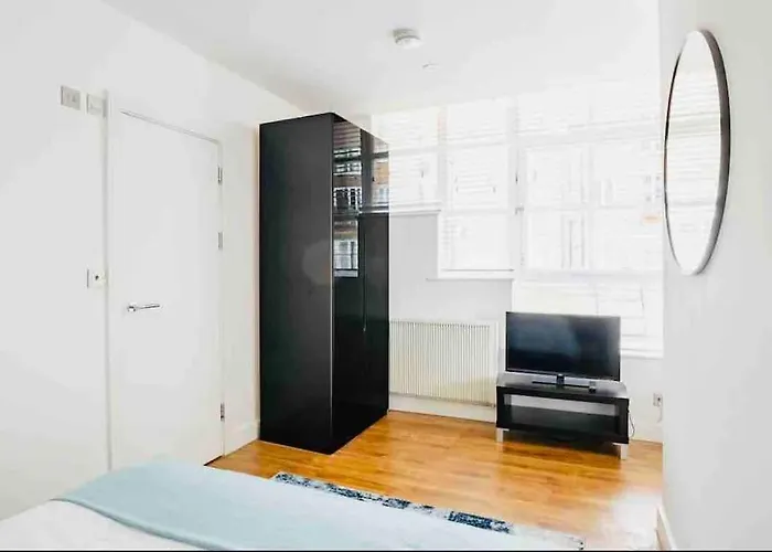 Canary Wharf Luxury Apartment
