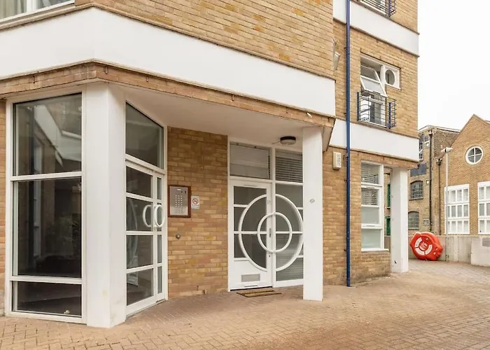 Canary Wharf Luxury Apartment