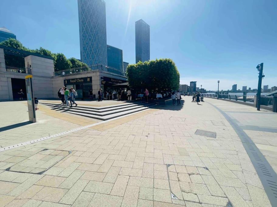 Canary Wharf Luxury Apartment London